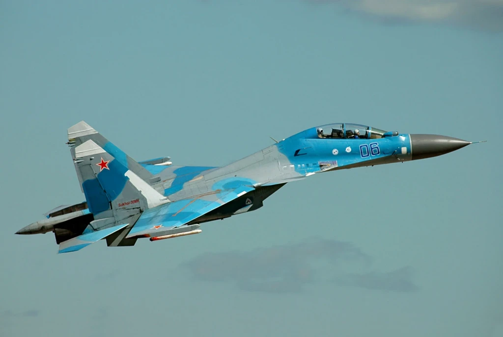 Російський літак Су-30, який можуть заправляти іноземним паливом Російський літак Су-30, який можуть заправляти іноземним паливом