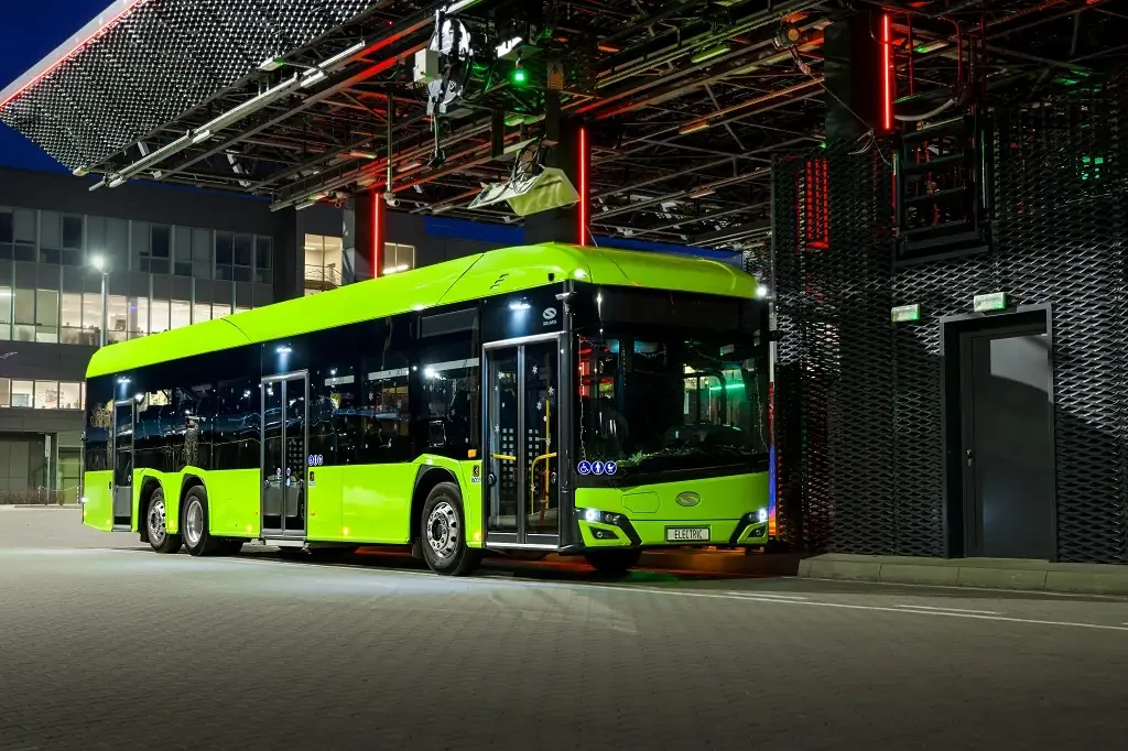 Показано 15-метровий електробус Solaris із запасом ходу 600 км